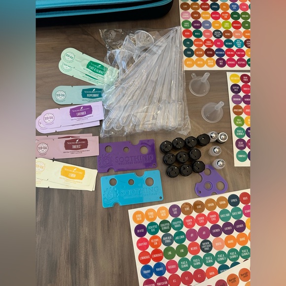 Young Living oils ,carrying case , roller bottles and more Lot - Picture 5 of 10